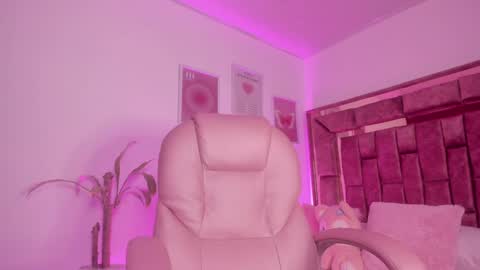 Snapshot of celestecute_ chatting on February 9, 2025, 2:28 am Celeste INSTAGRAM Celestecute 01 online show from February 9, 2025, 2:28 am