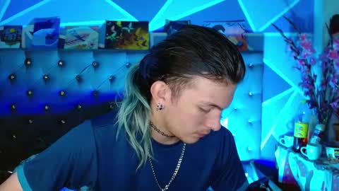 I am Valentinn online show from December 23, 2025, 2:53 am