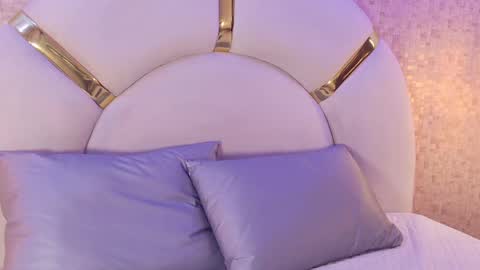 celestte_sm online show from June 4, 2026, 7:20 pm