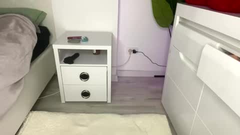 Celine Roxelle online show from January 6, 2026, 5:27 pm