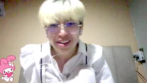 Snapshot of cerecitauwu chatting on October 9, 2025, 4:43 am Cherry online show from October 9, 2025, 4:43 am