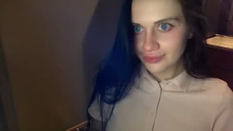 Eva online show from September 30, 2025, 7:41 pm