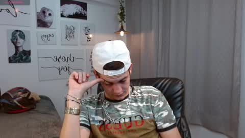 Snapshot of cerokershelby chatting on October 7, 2025, 8:06 pm Ceroke online show from October 7, 2025, 8:06 pm