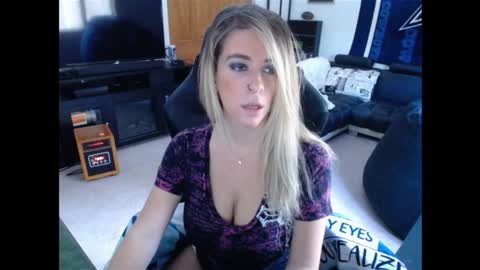 Snapshot of cessprinn chatting on December 27, 2024, 3:04 pm Marie online show from December 27, 2024, 3:04 pm