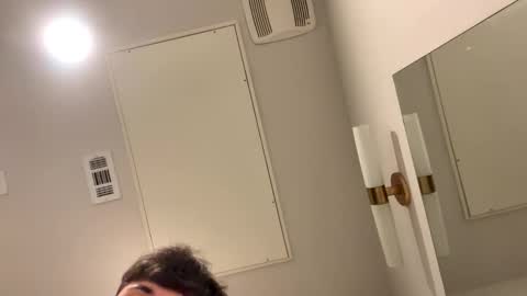 Snapshot of cezarthebreeder chatting on February 25, 2026, 11:58 pm cezarthebreeder online show from February 25, 2026, 11:58 pm