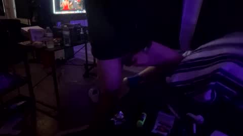 Snapshot of cezarthebreeder chatting on February 28, 2026, 2:18 pm cezarthebreeder online show from February 28, 2026, 2:18 pm