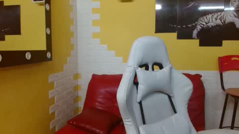 chacorta_ online show from April 10, 2026, 1:38 pm