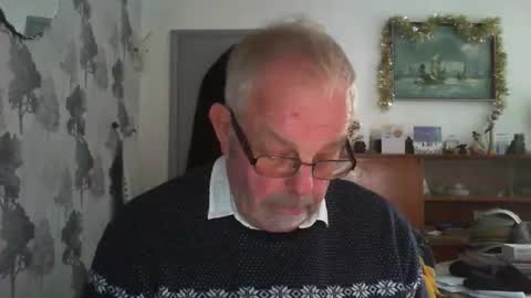 Snapshot of champers37 chatting on December 22, 2024, 10:28 am Champers online show from December 22, 2024, 10:28 am