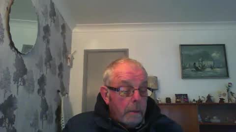 Snapshot of champers37 chatting on February 4, 2025, 3:47 pm Champers online show from February 4, 2025, 3:47 pm