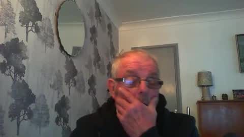 Snapshot of champers37 chatting on March 5, 2025, 5:08 pm Champers online show from March 5, 2025, 5:08 pm