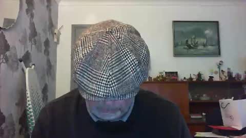 Snapshot of champers37 chatting on December 18, 2025, 9:48 am Champers online show from December 18, 2025, 9:48 am