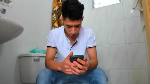 Snapshot of chandler_kenji chatting on November 22, 2025, 4:39 pm Kenji online show from November 22, 2025, 4:39 pm