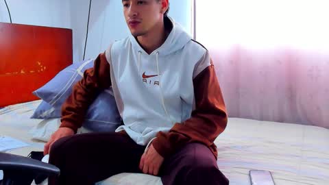 Snapshot of chandler_kenji chatting on November 28, 2025, 1:25 pm Kenji online show from November 28, 2025, 1:25 pm