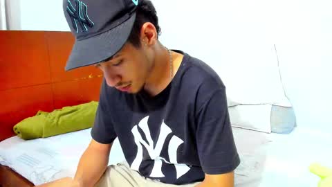 Snapshot of chandler_kenji chatting on December 23, 2025, 4:10 am Kenji online show from December 23, 2025, 4:10 am