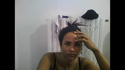 Snapshot of chanelchicasexy chatting on March 6, 2025, 8:08 am Laura online show from March 6, 2025, 8:08 am