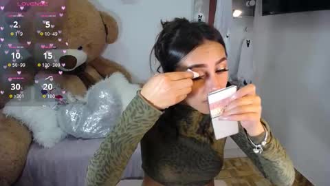 Snapshot of channelrose_1 chatting on October 29, 2025, 8:05 am Isabella online show from October 29, 2025, 8:05 am