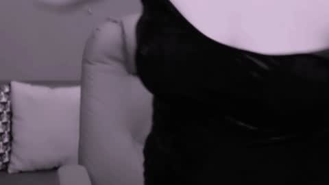 Snapshot of chantallovely chatting on January 26, 2025, 7:09 pm The Queen online show from January 26, 2025, 7:09 pm