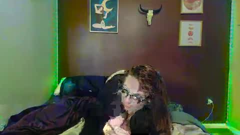 Luna online show from December 3, 2025, 4:53 am