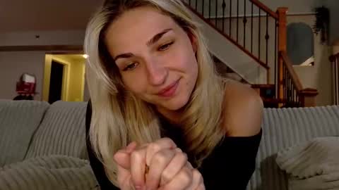 Snapshot of charbearxoxo chatting on October 10, 2025, 12:20 am char online show from October 10, 2025, 12:20 am