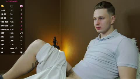 Snapshot of charlie_smiley chatting on December 7, 2024, 2:20 am Charlie Smiley online show from December 7, 2024, 2:20 am