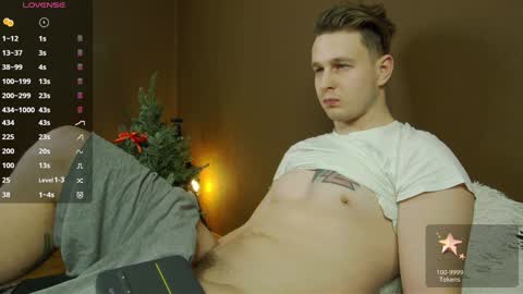 Snapshot of charlie_smiley chatting on December 22, 2024, 1:00 pm Charlie Smiley online show from December 22, 2024, 1:00 pm