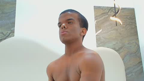 charlie_walkerr online show from May 16, 2026, 12:40 am