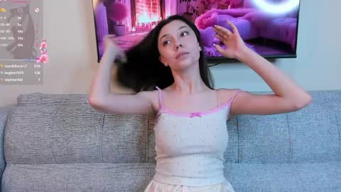 Yumi online show from April 9, 2026, 9:09 pm