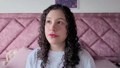 Snapshot of charlote__miller chatting on September 26, 2025, 11:25 am You honey online show from September 26, 2025, 11:25 am