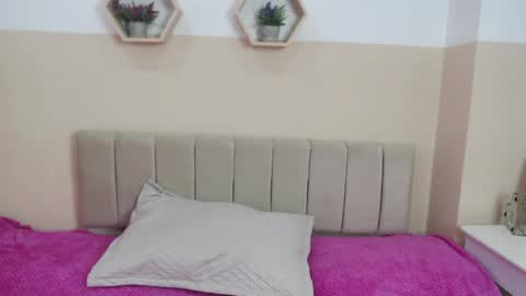 charlothe_dumont online show from May 21, 2026, 1:40 pm