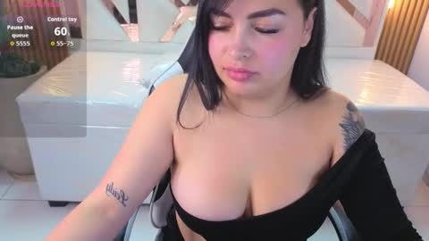 charlott online show from June 3, 2026, 8:03 pm