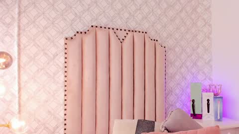 Snapshot of charlotte__08 chatting on January 21, 2025, 7:50 pm Charlotte online show from January 21, 2025, 7:50 pm