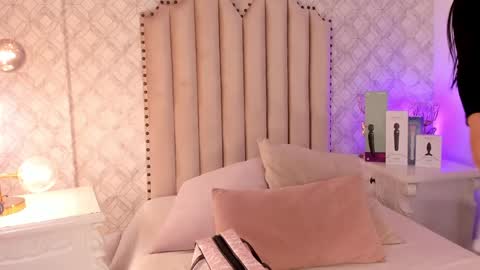 Snapshot of charlotte__08 chatting on February 9, 2025, 8:02 pm Charlotte online show from February 9, 2025, 8:02 pm