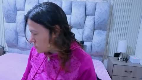 charlotte online show from November 6, 2025, 11:22 am