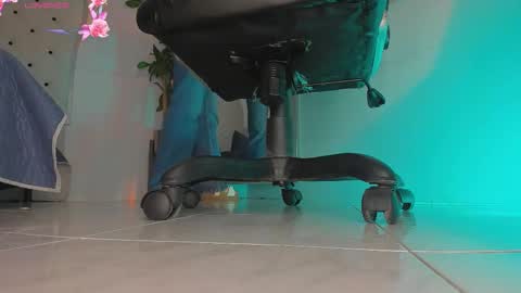 charlotte  grey online show from February 19, 2026, 9:33 pm