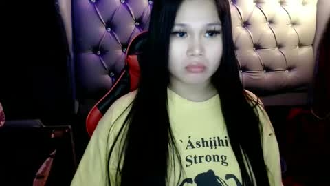 charlotte_anne11 online show from December 2, 2025, 3:18 pm