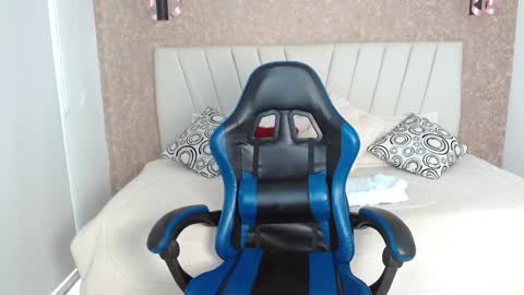 Snapshot of charlotte_greyx chatting on November 10, 2025, 5:56 pm Charlotte online show from November 10, 2025, 5:56 pm