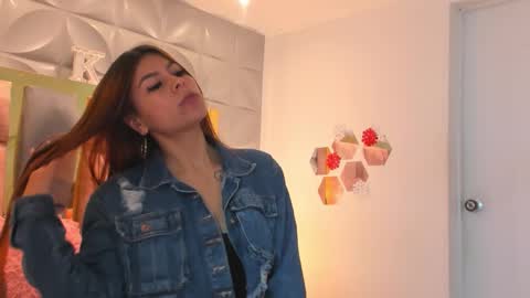 Charlotte Icee online show from January 9, 2026, 2:42 pm