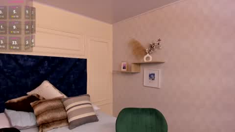 Charlotte Mayers online show from October 24, 2025, 11:28 am