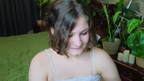 Snapshot of charlotte_wow chatting on December 22, 2024, 4:59 pm Charlotte online show from December 22, 2024, 4:59 pm