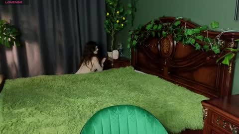 Snapshot of charlotte_wow chatting on January 3, 2025, 7:07 pm Charlotte online show from January 3, 2025, 7:07 pm