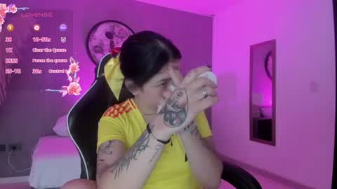 Snapshot of charlottee27_ chatting on June 18, 2026, 1:39 am Charlottee online show from June 18, 2026, 1:39 am