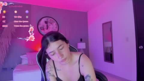 Snapshot of charlottee27_ chatting on June 25, 2026, 2:11 am Charlottee online show from June 25, 2026, 2:11 am