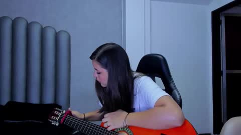 charlottee_starr online show from November 28, 2025, 7:49 pm