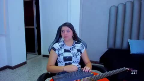 charlottee_starr online show from December 17, 2025, 8:15 pm