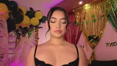 Charlote online show from April 17, 2026, 2:36 am