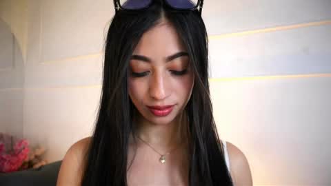 Lauren Rus online show from June 3, 2026, 2:33 pm