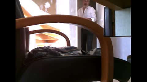 Snapshot of charly052 chatting on February 18, 2025, 9:32 am charly052 online show from February 18, 2025, 9:32 am