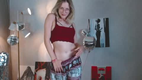 Michelle  online show from April 3, 2026, 5:05 am