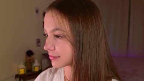 Snapshot of charming_bliss chatting on September 18, 2025, 3:58 pm Kaylee online show from September 18, 2025, 3:58 pm