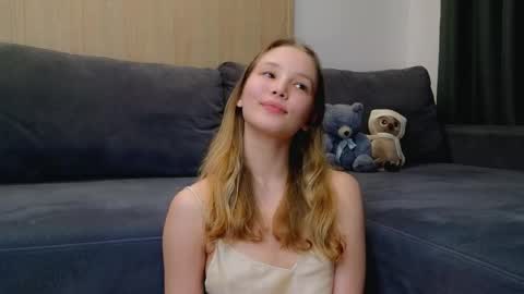 Snapshot of charming_evaa chatting on April 28, 2026, 2:44 pm Eva online show from April 28, 2026, 2:44 pm